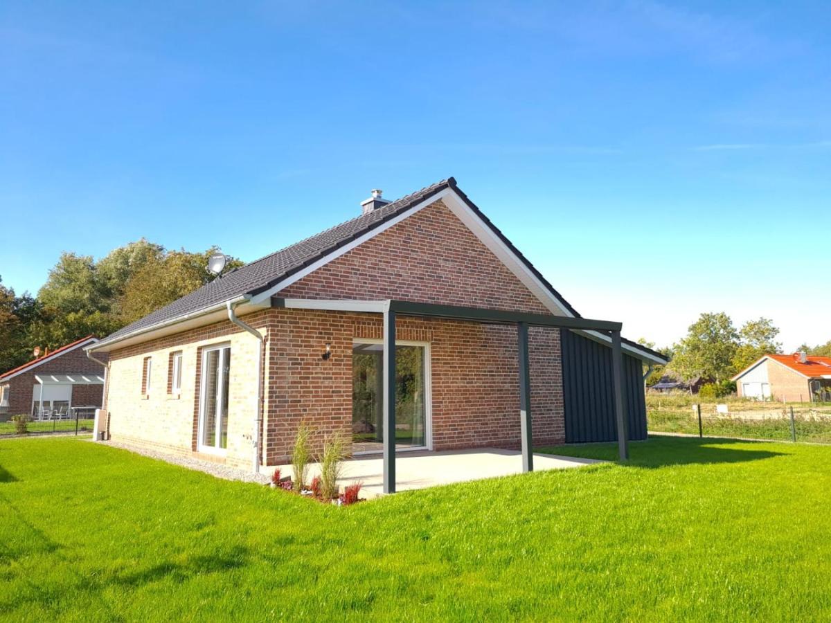 Haus Kuestenbrise - Urlaub Mit Hund An Der Kueste Mit Eigenen Garten, Sauna Und Gemuetlichen Kaminfeuer Schweiburg Exterior photo