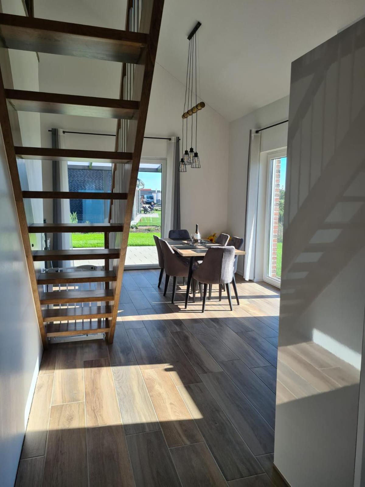 Haus Kuestenbrise - Urlaub Mit Hund An Der Kueste Mit Eigenen Garten, Sauna Und Gemuetlichen Kaminfeuer Schweiburg Exterior photo